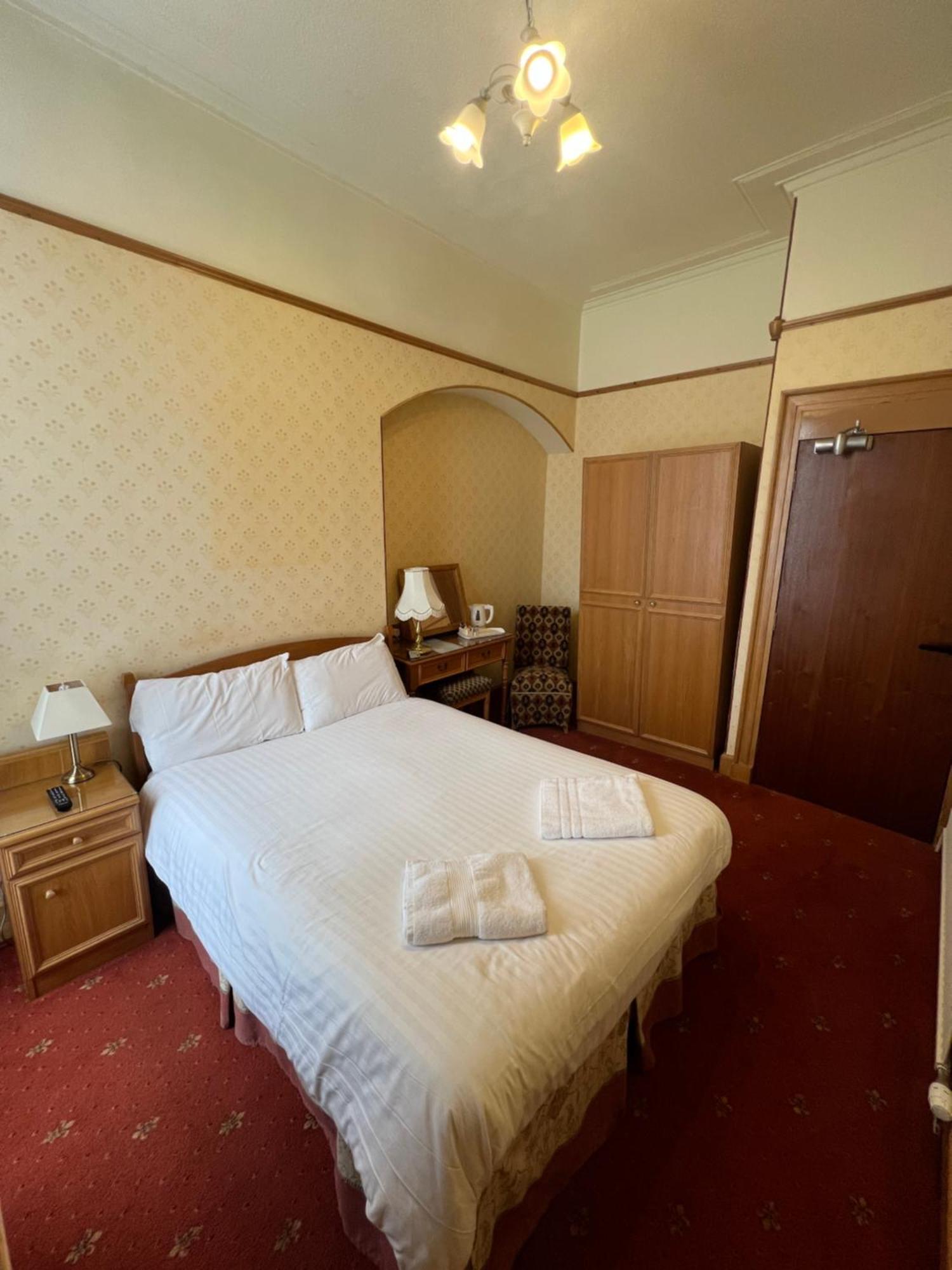 Butlers Guest House Aberdeen Exteriör bild